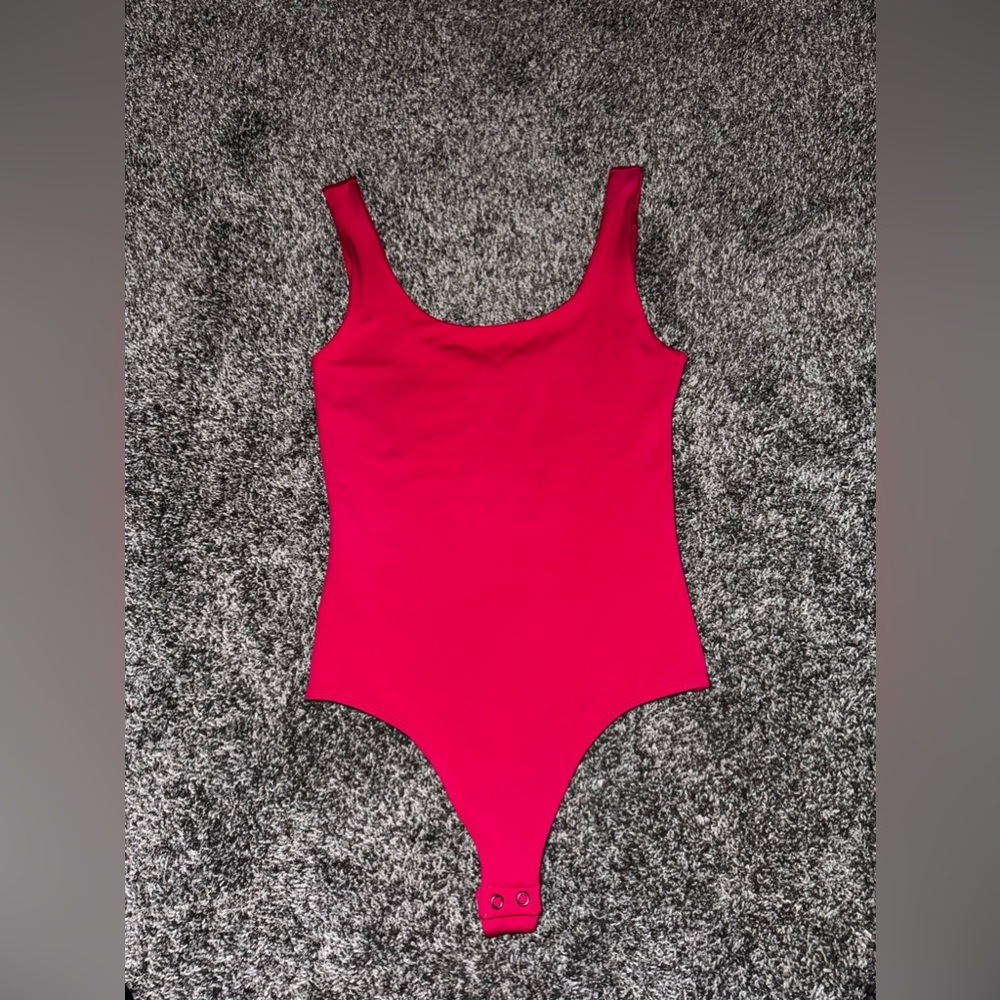 Express Body Contour Scoop Neck Bodysuit